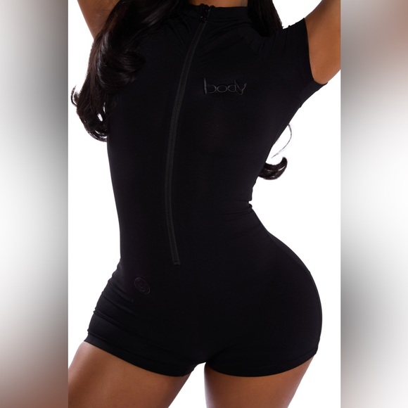 BASIC SHORT BODY SUIT  romper Size Medium - Picture 11 of 15